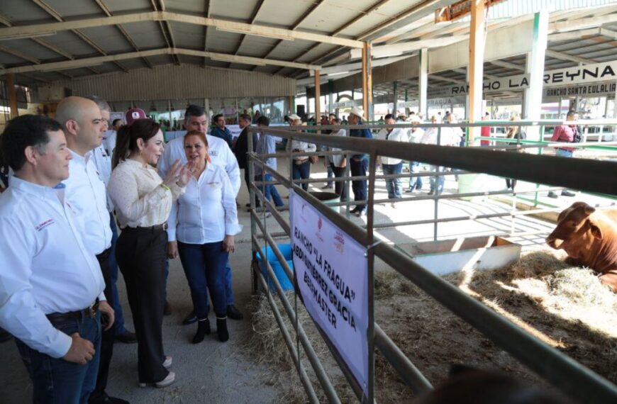 Entrega alcaldesa Carmen Lilia apoyo sin precedentes a los ganaderos locales