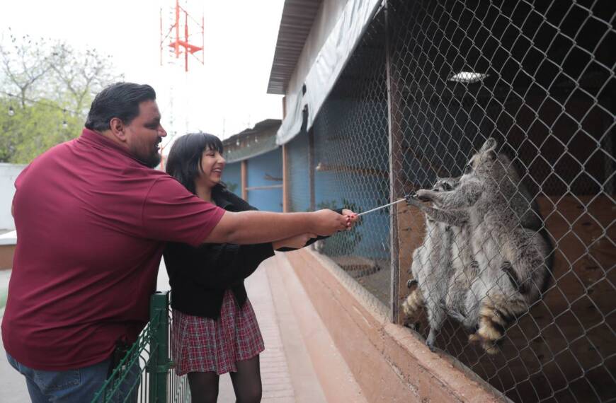 Se divierten ciudadanos con actividad Ofrenda a tu Ex en el zoológico de Nuevo Laredo