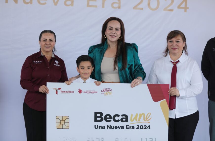 Entrega Carmen Lilia más de 12,000 becas UNE a estudiantes de educación básica