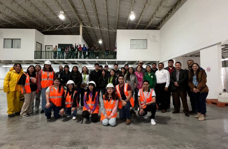 Alumnos de telebachillerato de Colombia, Nuevo León, visitan la UT Nuevo Laredo