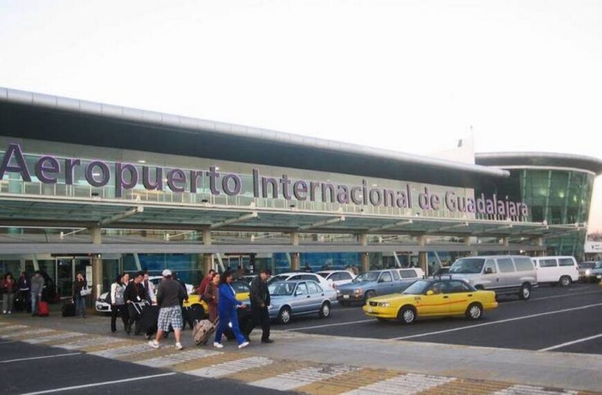 Avión realizó aterrizaje de emergencia en el Aeropuerto de Guadalajara