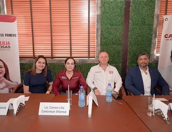 Impulsará Carmen Lilia el desarrollo de Nuevo Laredo de la mano del Colegio de Contadores