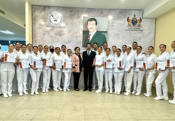 Celebra UAT logro nacional de egresados de Enfermería en la UAM Mante