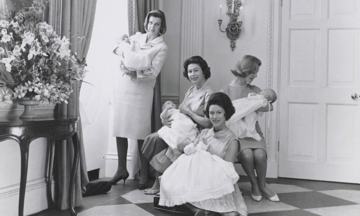 Esta exhibición de fotos muestra a la familia real del Reino Unido como nunca antes