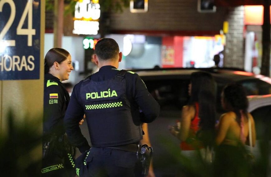 Explosión de un cochebomba en Colombia deja tres muertos, entre ellos un policía
