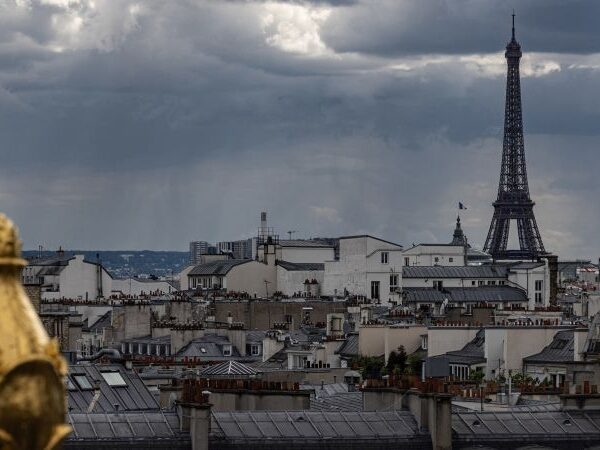 Las entradas a la Torre Eiffel subirán un 20% para financiar las obras de renovación