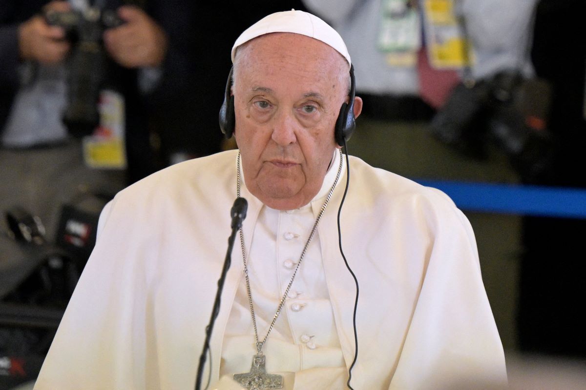 El papa Francisco pide la prohibición de las armas…