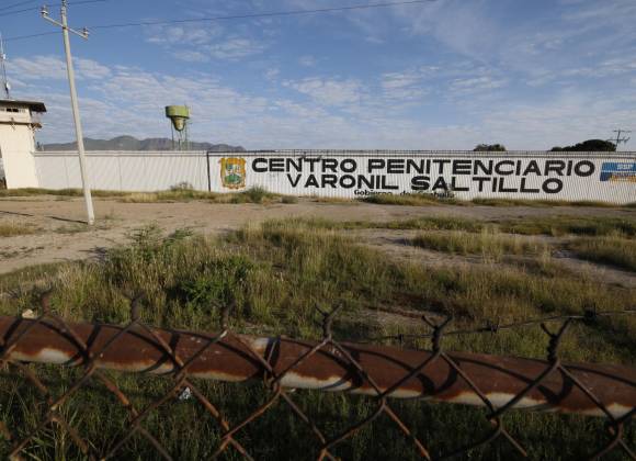De panzazo pasan los penales de Coahuila