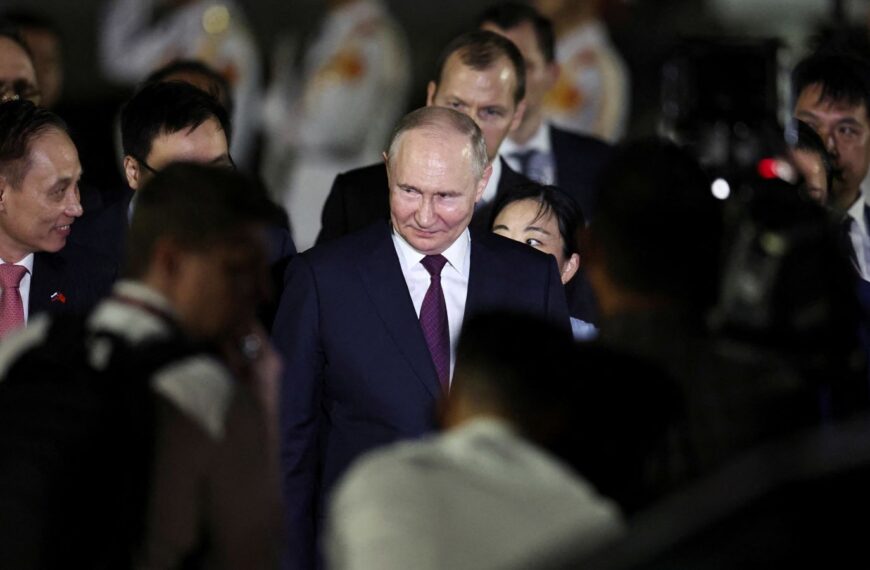 Putin llega a Vietnam en busca de apoyo para que Rusia pueda enfrentar el aislamiento de Occidente