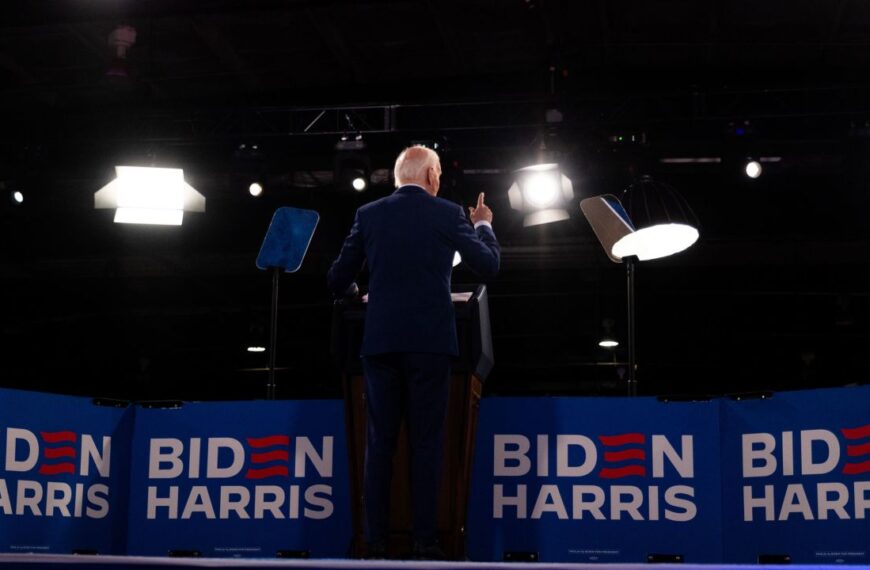 A medida que Biden se aferra, algunos de los principales demócratas lo quieren fuera de la carrera esta semana