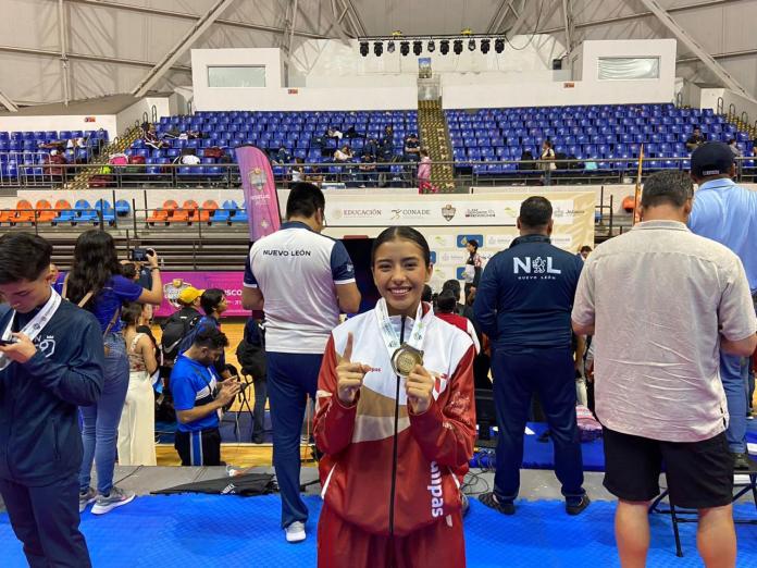 Laura Melisa, karateca de la UAT, es campeona…