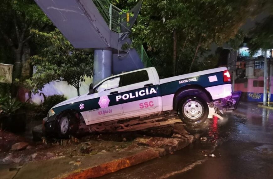 ¿Qué pasó en la carretera México-Cuernavaca hoy 2 de julio? Cierran circulación por choque de una patrulla contra puente peatonal