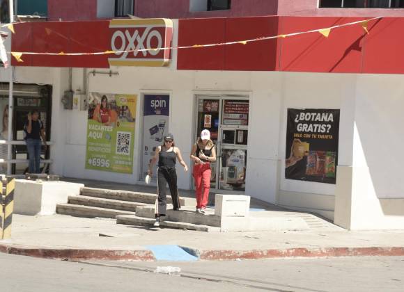 Coahuila: ¿Vas a pagar con tarjeta BBVA en Oxxo? Ya no necesitas el NIP ni pasar el plástico por la terminal