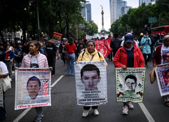 Ayotzinapa, los inocentes y culpables de AMLO