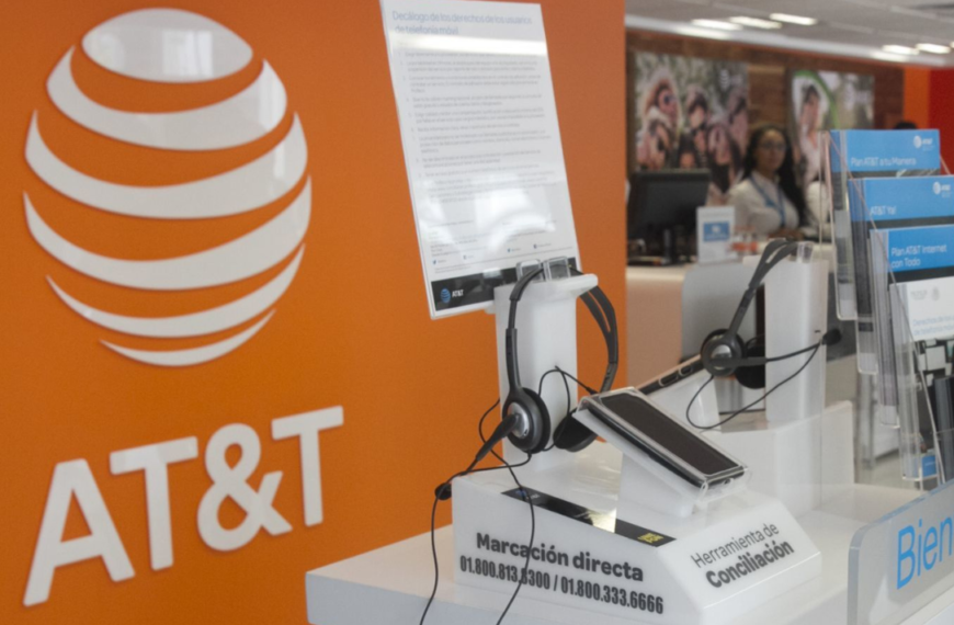 Ganancias de AT&T caen 18% en el segundo trimestre