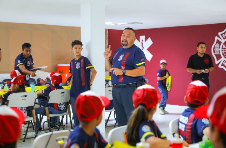 Invita el gobierno municipal a niños de 6 a 12 años a participar en el campamento Bombero Kid; quedan lugares disponibles