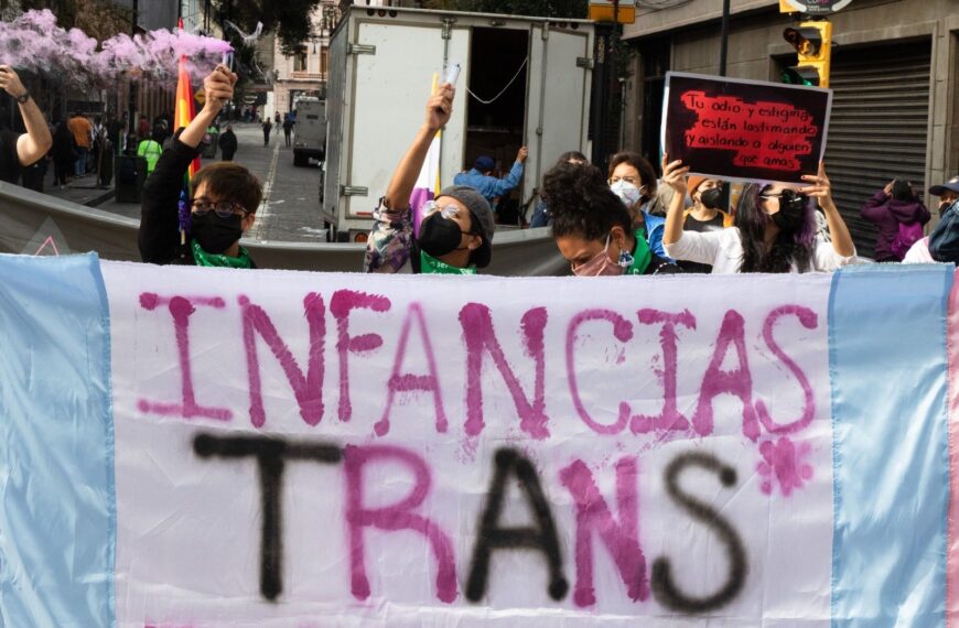 Baja California aprueba reforma para cambio de sexo-género en actas de nacimiento de menores