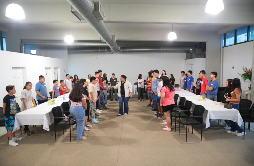 Inician adolescentes divertido Campamento de Ciencia y Tecnología