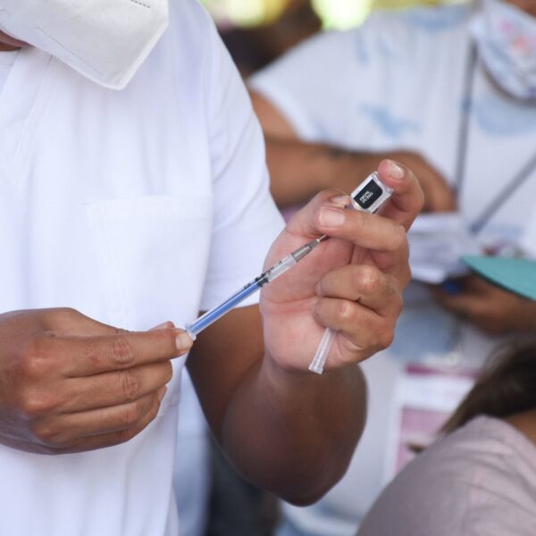 Repunte de casos de COVID-19 en México: ¿Cuánto cuestan las pruebas y las vacunas en 2024?