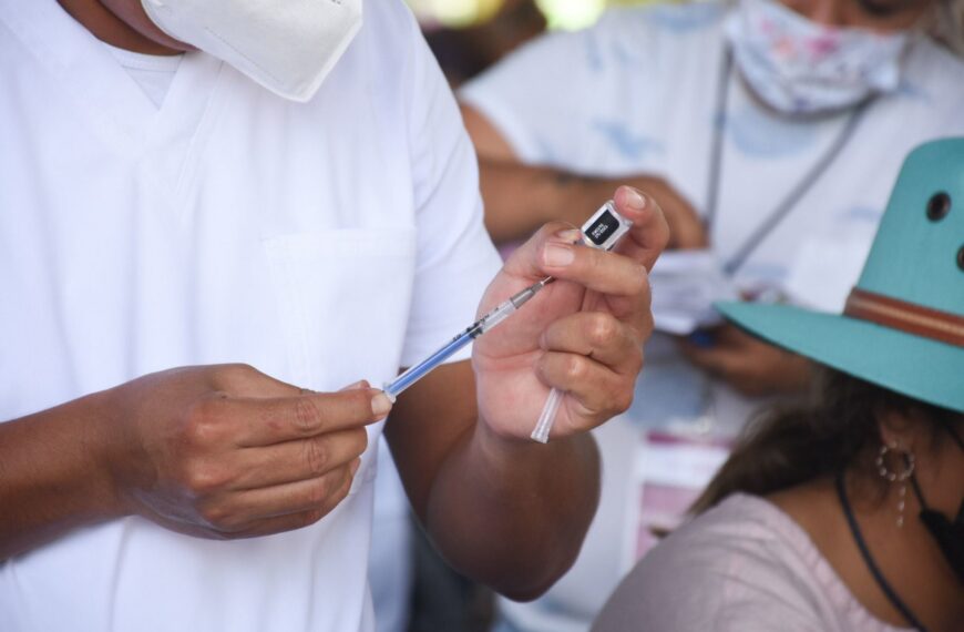Repunte de casos de COVID-19 en México: ¿Cuánto cuestan las pruebas y las vacunas en 2024?