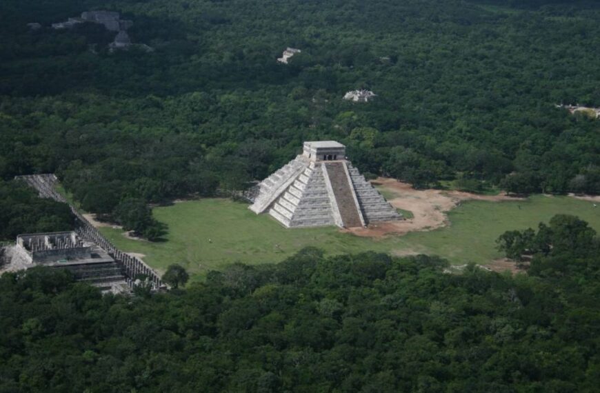 Así era El Castillo de Chichén Itzá antes de ser encontrado (Fotos)
