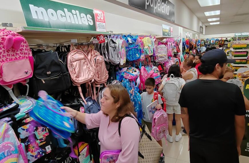 El ‘tarjetazo’ se impone: 50% de las compras escolares serán con crédito