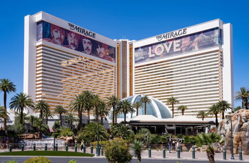 El emblemático Mirage de Las Vegas cierra hoy tras 34 años de actividad