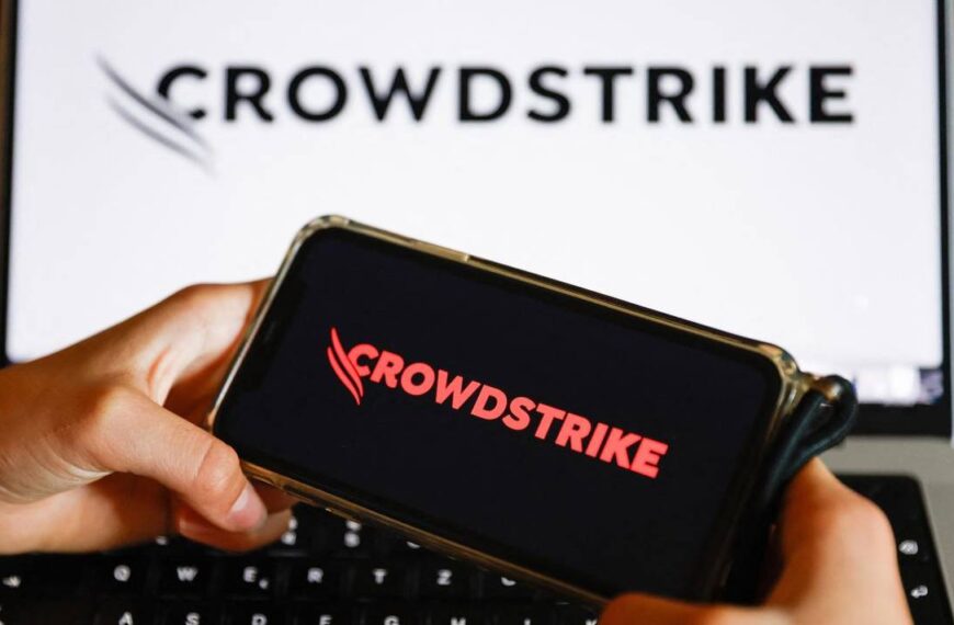 Acciones de CrowdStrike caen más de 8% en bolsa tras afectaciones en servicios