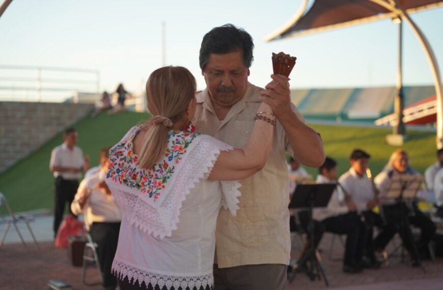 Invita Dirección de Turismo municipal a disfrutar del viernes de Danzón y Fiesta