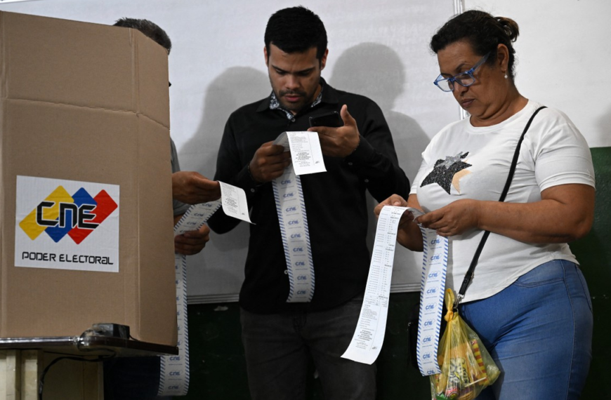 Cierran las urnas de la elección presidencial en Venezuela