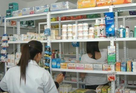 Reportan farmacias bajas ventas
