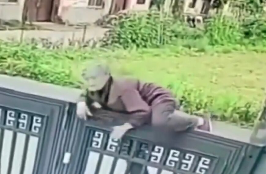 VIDEO: Abuelita de 92 años trepa reja de asilo de ancianos para escapar; pasó en China