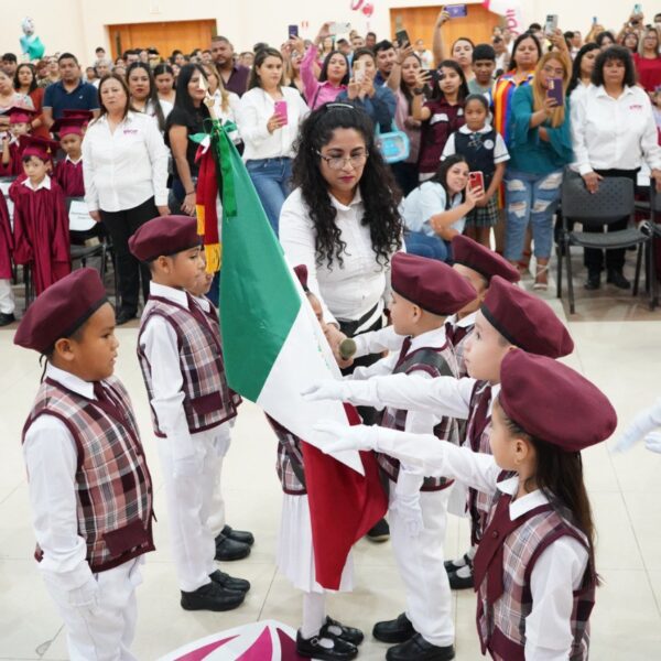 Gradúan 100 niños de Centros de Asistencia Infantil…