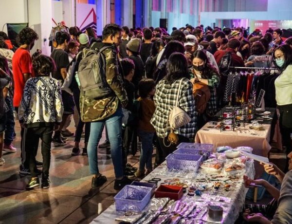 Disfrutan jóvenes neolaredenses tercera edición del “Gamer Fest”