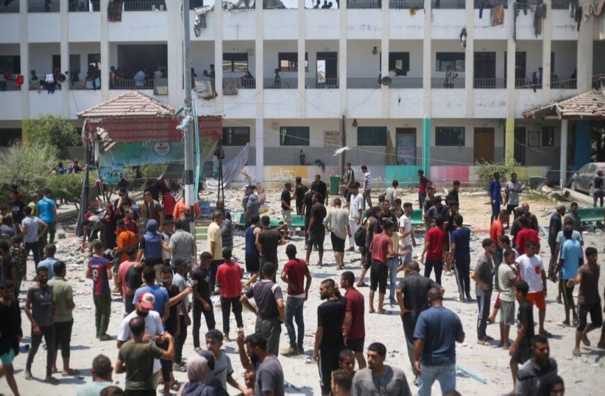 Ataque israelí a una escuela de Gaza deja al menos 30 muertos