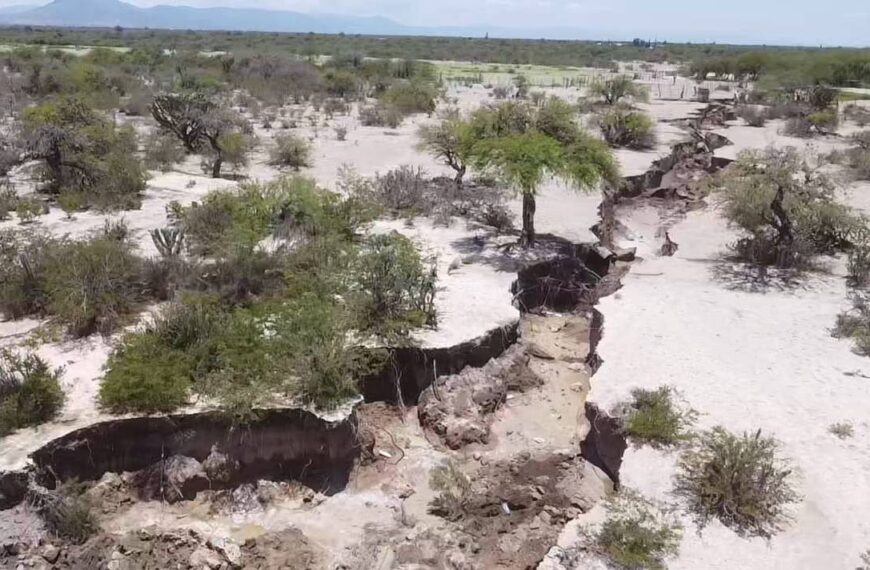 Grieta gigante causa miedo y daños en Pueblo Mágico de Tamaulipas: geólogos ya la investigan [Video]