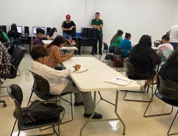 Buscan 93 personas obtener su certificado en educación básica con examen del ITEA