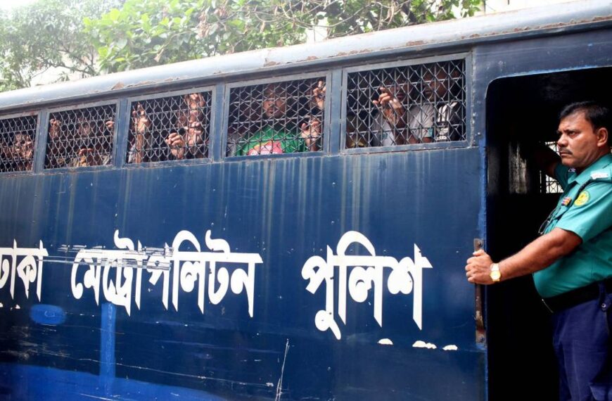 Más de 2 mil 500 detenidos y 174 muertos en jornadas de violencia en Bangladés