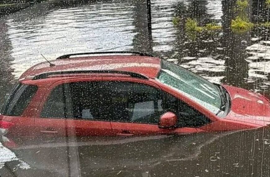 Tormenta provoca inundaciones en Naucalpan, Edomex