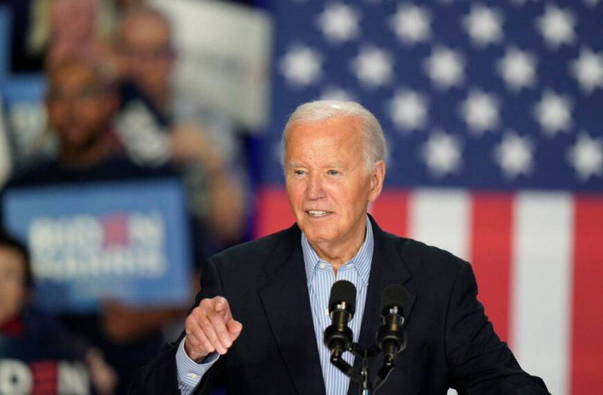 Senador demócrata busca reunir aliados para hacer que Joe Biden desista de candidatura