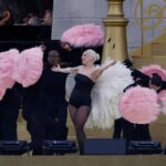 Lady Gaga sorprende cantando francés en la ceremonia de apertura de París 2024