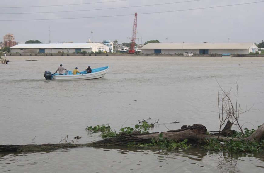 Lancheros del norte de Veracruz en peligro: pescadores exigen limpieza del río Pánuco