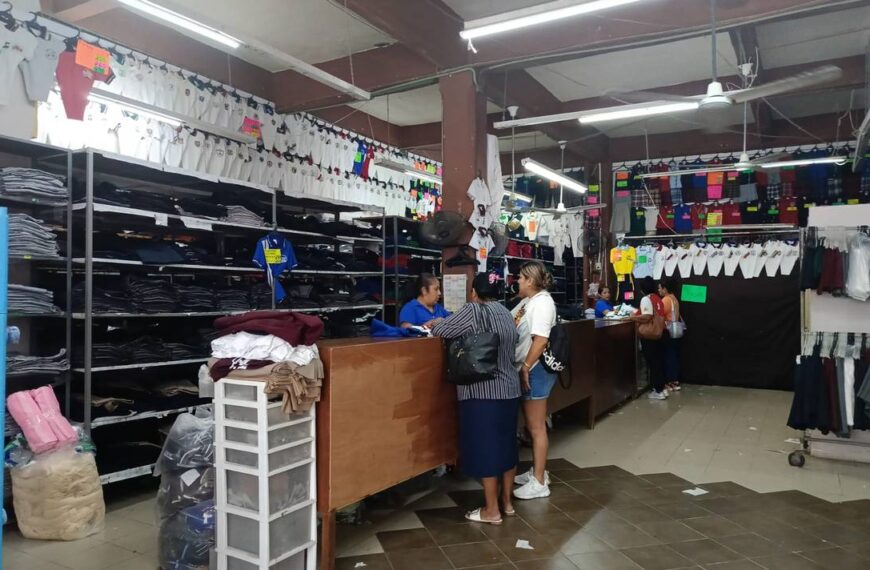 ¿Cuánto cuestan los uniformes escolares en Tampico? Repuntan ventas por regreso a clases