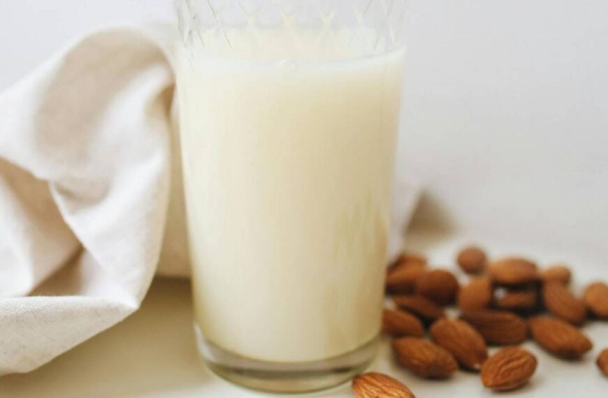 Leche de almendras, coco o avena, ¿son más saludables que la leche de vaca? 