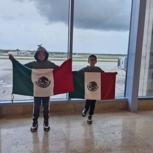 Niños de Tampico que participarán en Campeonato de Matemáticas ya se encuentran en España