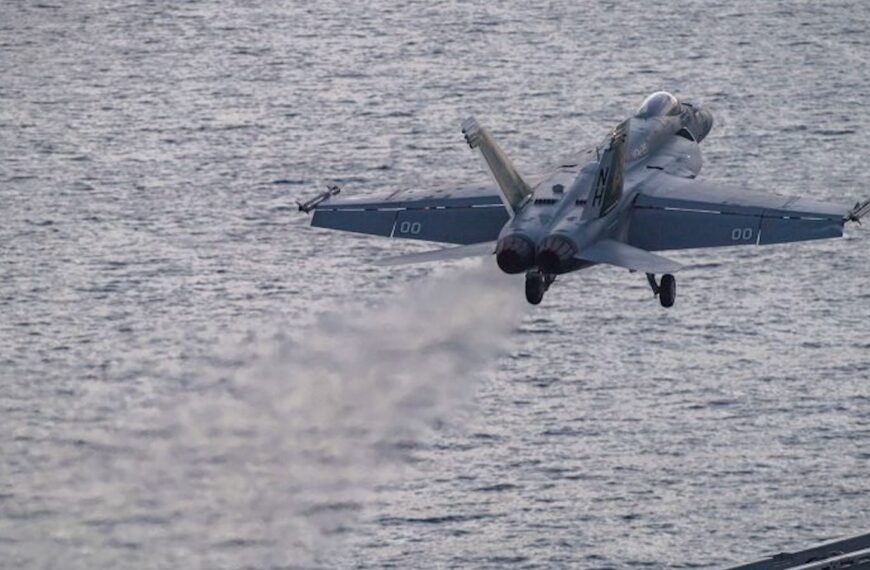 Una aviadora de la Armada consigue la primera victoria aire-aire de una mujer piloto de un caza estadounidense