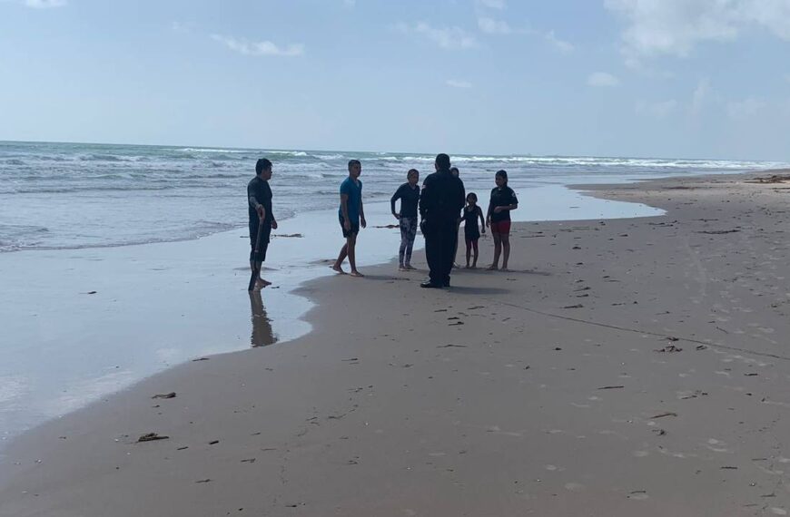 Guardia Estatal retira a bañistas de Playa Miramar ante condiciones del clima y alto oleaje