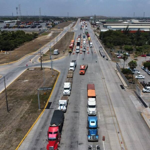 Transportistas anuncian manifestación y bloqueos en carreteras a Nuevo León: estas son sus demandas
