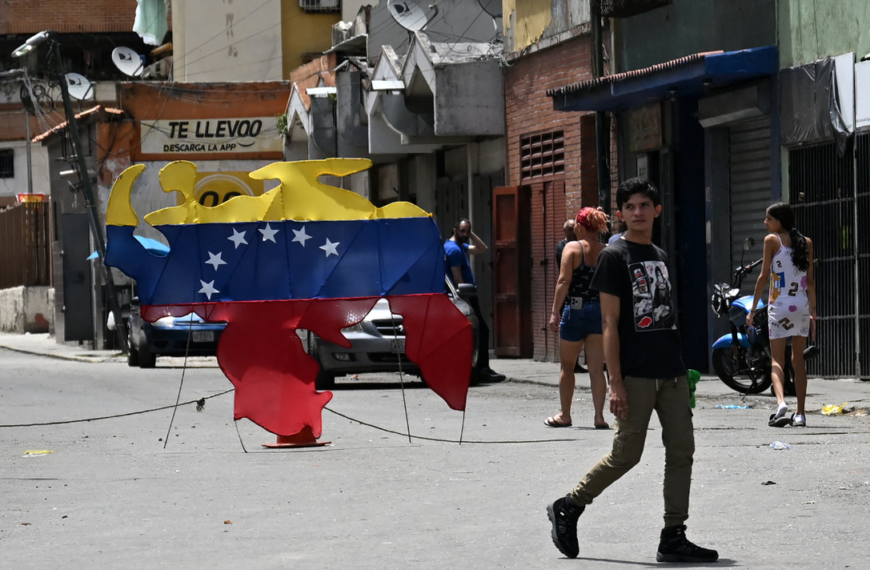 Panamá suspende temporalmente los vuelos con Venezuela tras la crisis por los comicios
