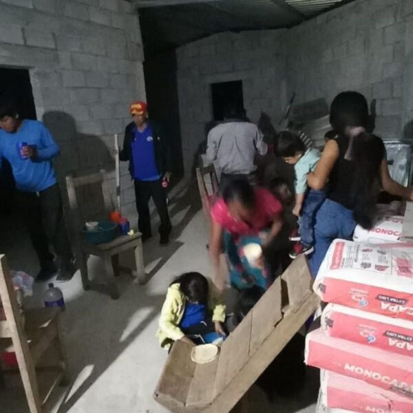 Habitantes de Chiapas huyen a Guatemala ante la llegada de un grupo del crimen organizado